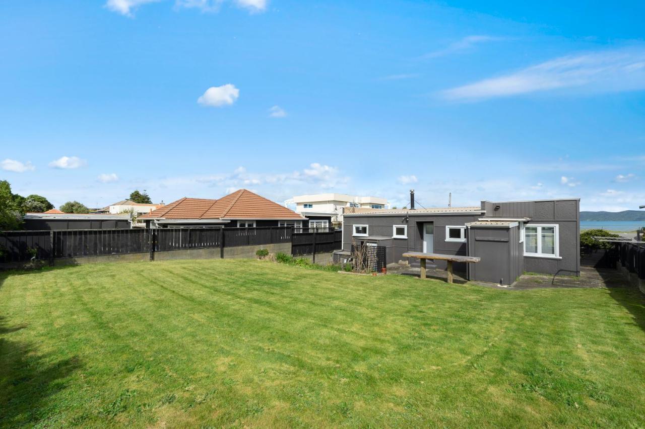 The Green Trout - Paraparaumu Beach Holiday Home Buitenkant foto
