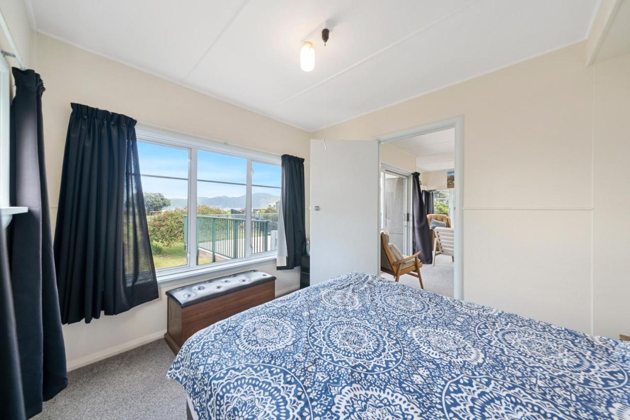 The Green Trout - Paraparaumu Beach Holiday Home Buitenkant foto