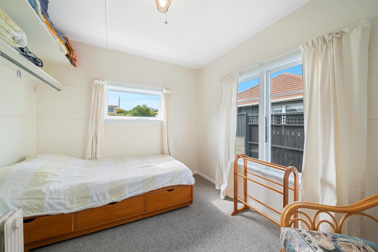 The Green Trout - Paraparaumu Beach Holiday Home Buitenkant foto